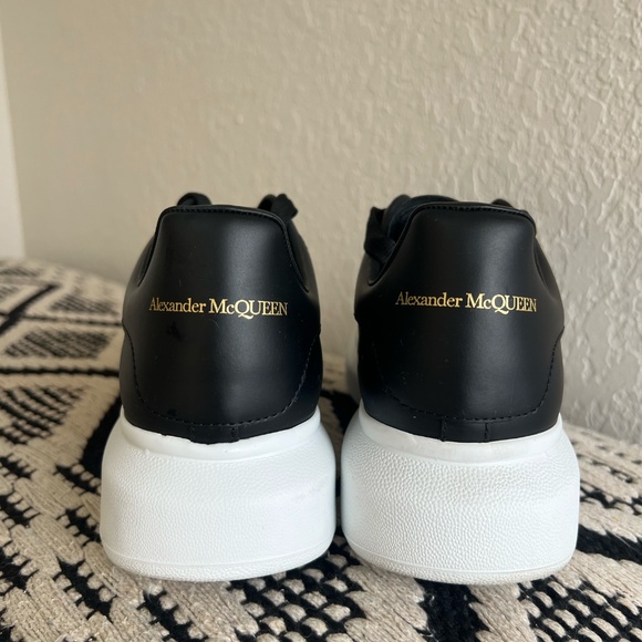 Alexander McQueen Mens Black Sneakers - Picture 3 of 6